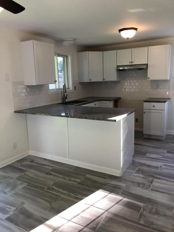 Tile floor Kitchen